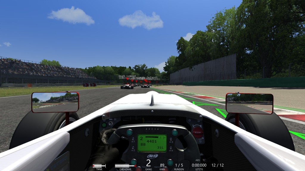 Mehr Power unter der Haube haben die Wagen im Tatuus Race.